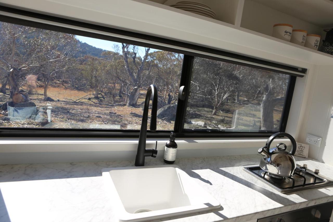 Big Yard Escapes - Two Off-Grid Tiny Houses On The Mowamba River Jindabyne Exterior photo