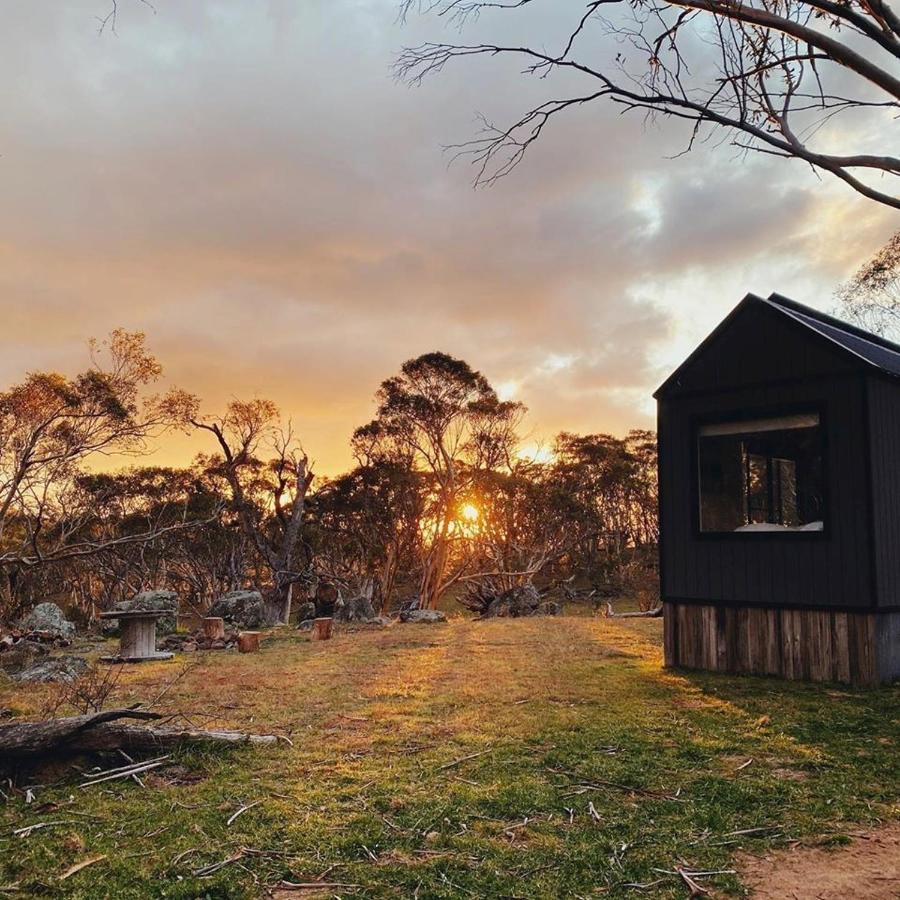 Big Yard Escapes - Two Off-Grid Tiny Houses On The Mowamba River Jindabyne Exterior photo