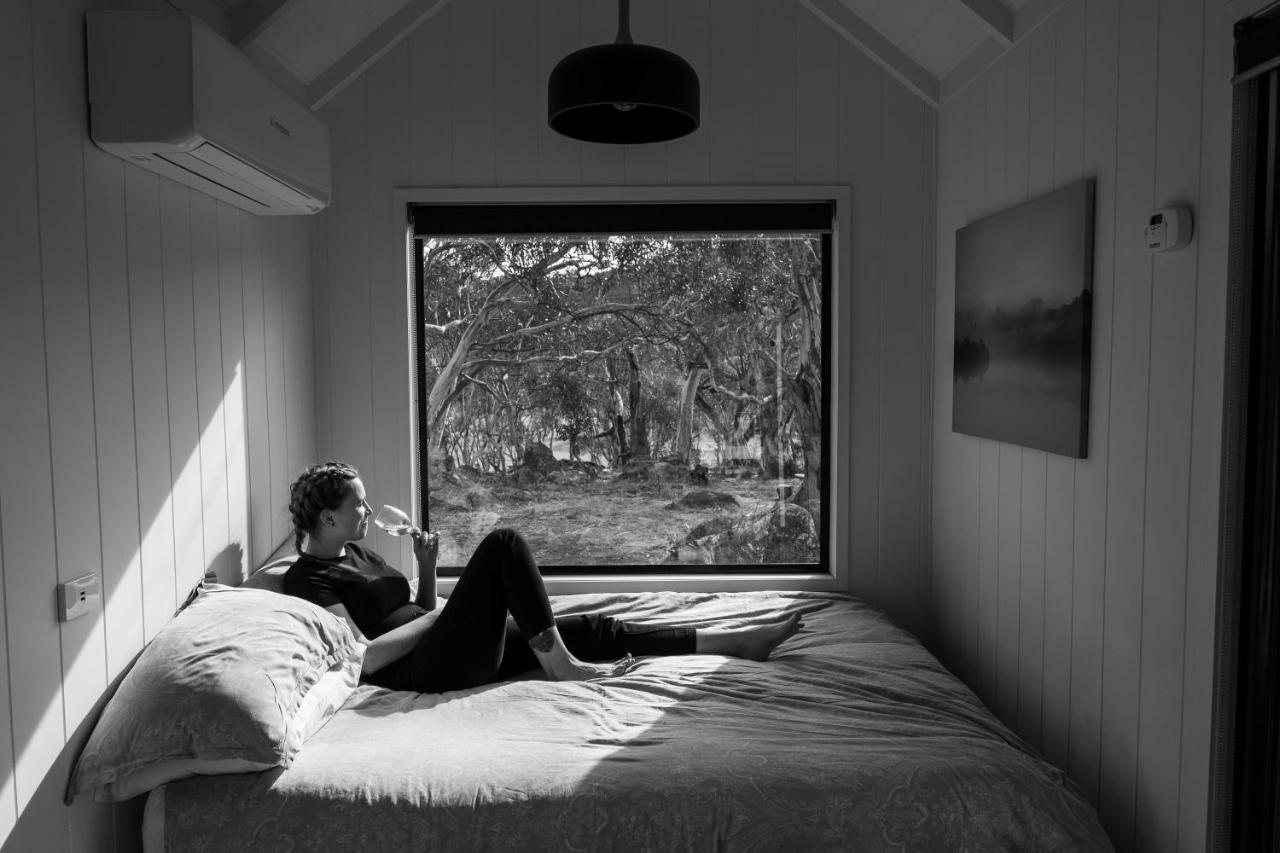 Big Yard Escapes - Two Off-Grid Tiny Houses On The Mowamba River Jindabyne Exterior photo