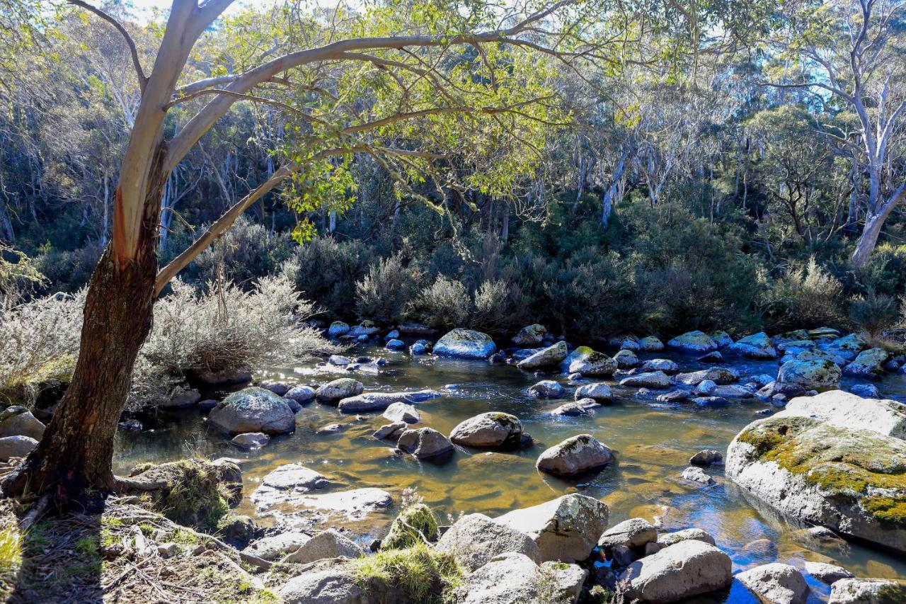 Big Yard Escapes - Two Off-Grid Tiny Houses On The Mowamba River Jindabyne Exterior photo