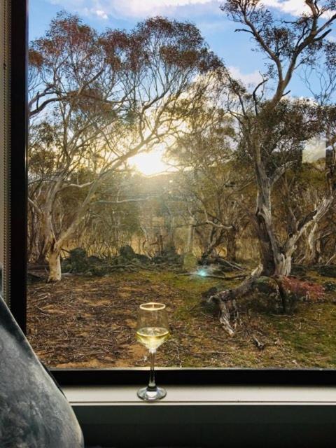 Big Yard Escapes - Two Off-Grid Tiny Houses On The Mowamba River Jindabyne Exterior photo