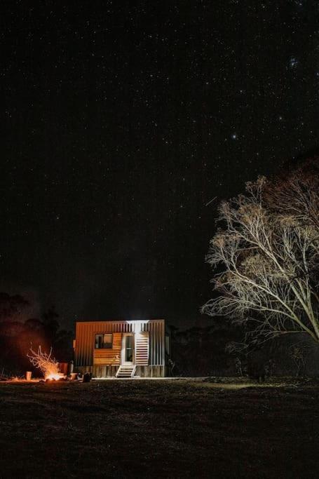 Big Yard Escapes - Two Off-Grid Tiny Houses On The Mowamba River Jindabyne Exterior photo