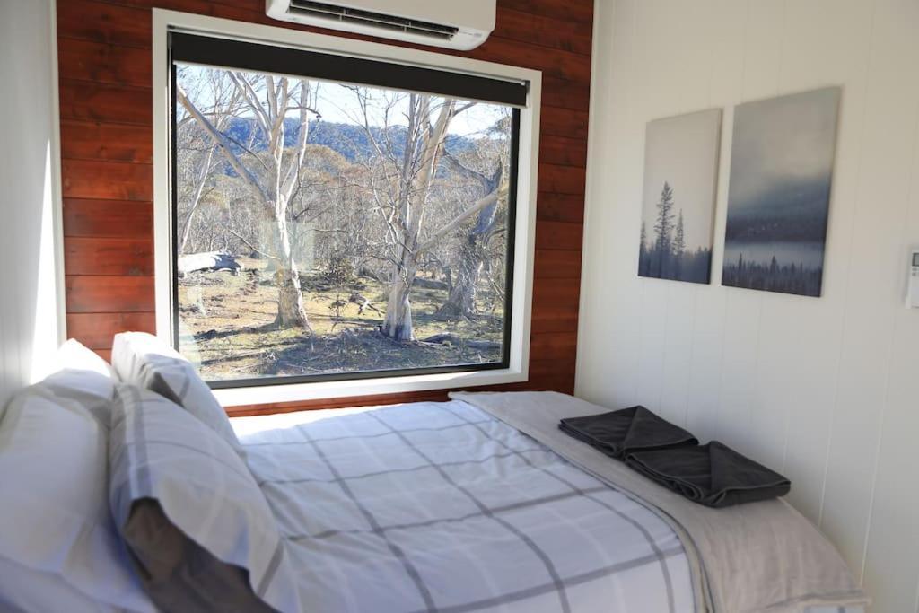 Big Yard Escapes - Two Off-Grid Tiny Houses On The Mowamba River Jindabyne Exterior photo