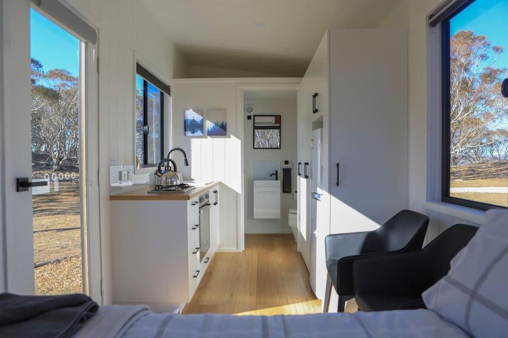 Big Yard Escapes - Two Off-Grid Tiny Houses On The Mowamba River Jindabyne Exterior photo